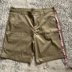 Men’s Sz 40 Nike Golf Tour Performance DriFit